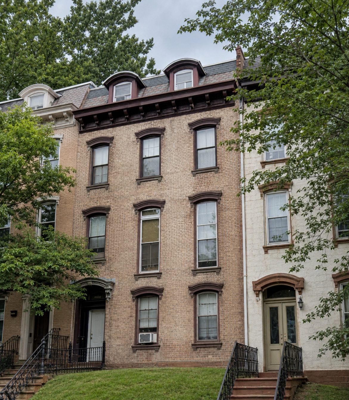 2 Bathroom apartment available In Newburgh NY