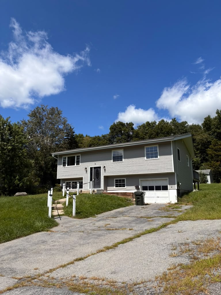 2-Bedrooms 1-Bathrooms apartment in monroe