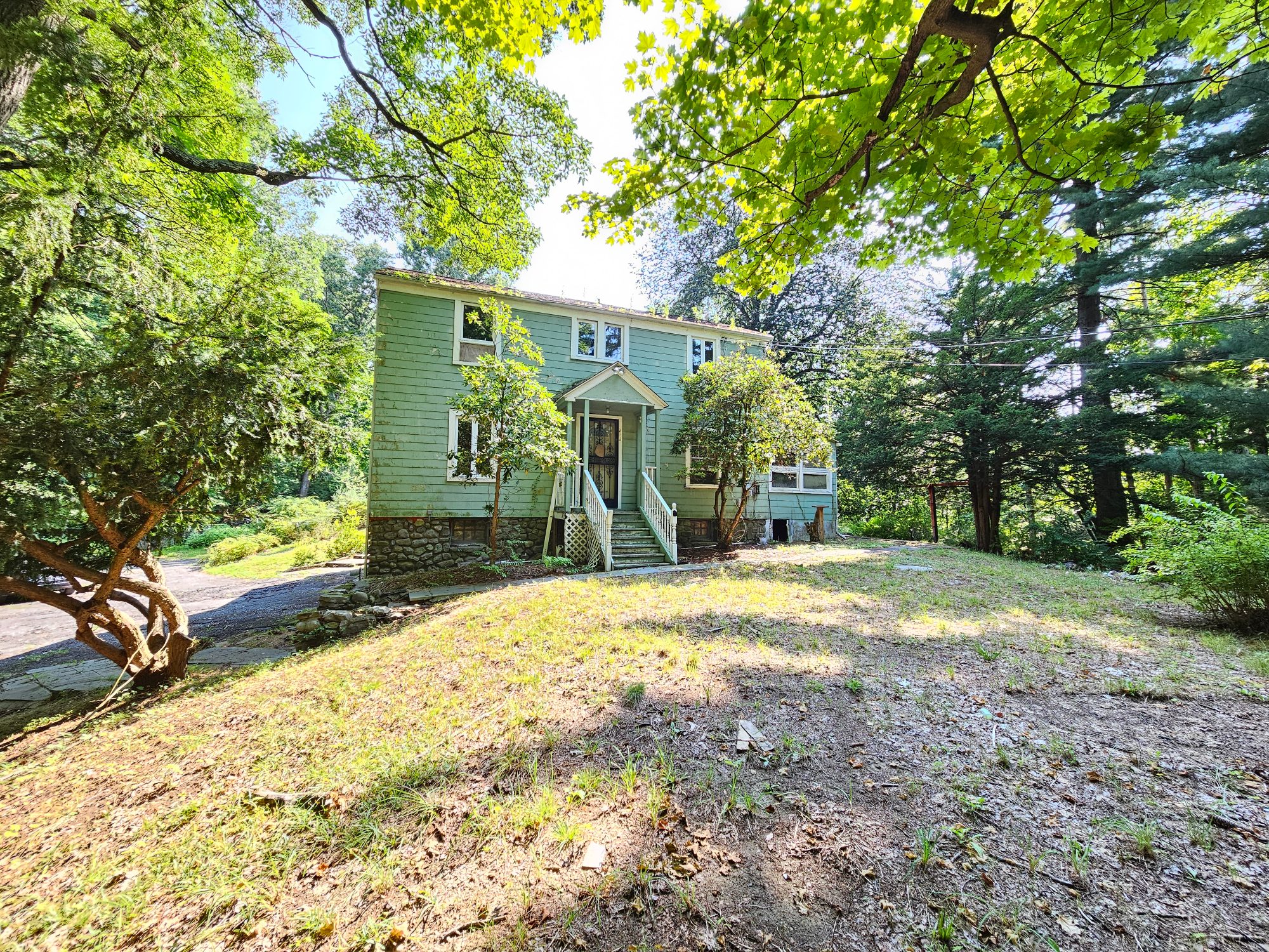 Nice 5 Bedroom House available For rent.