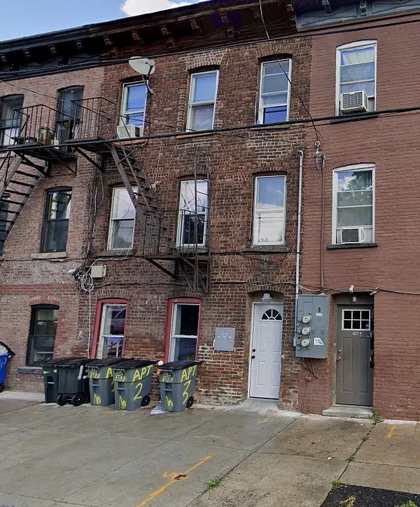 2 Bedroom · 1 Bath Apartment — Newburgh